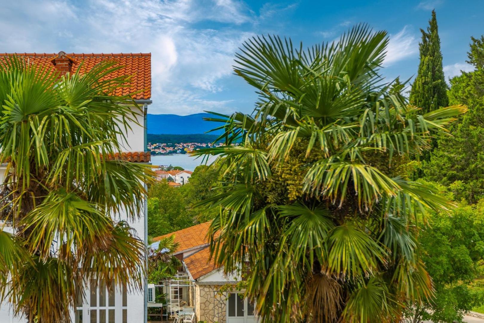 Apartments Pivas Malinska Exterior photo